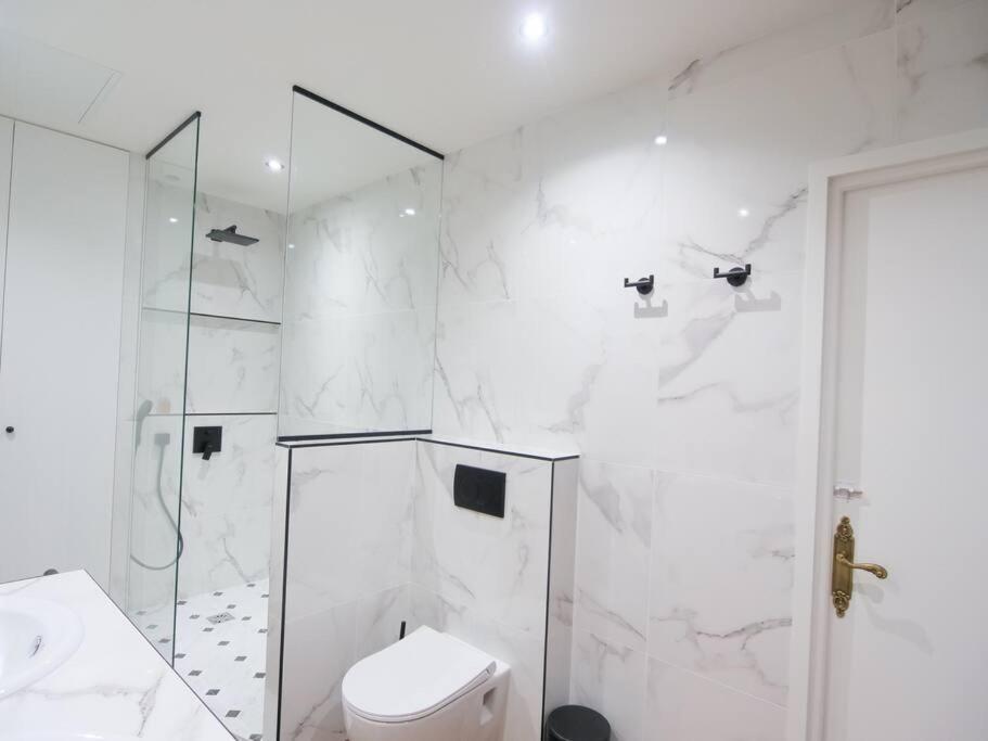 Charme Et Modernite Au Coeur Du Quartier St Louis Lejlighed Versailles Eksteriør billede