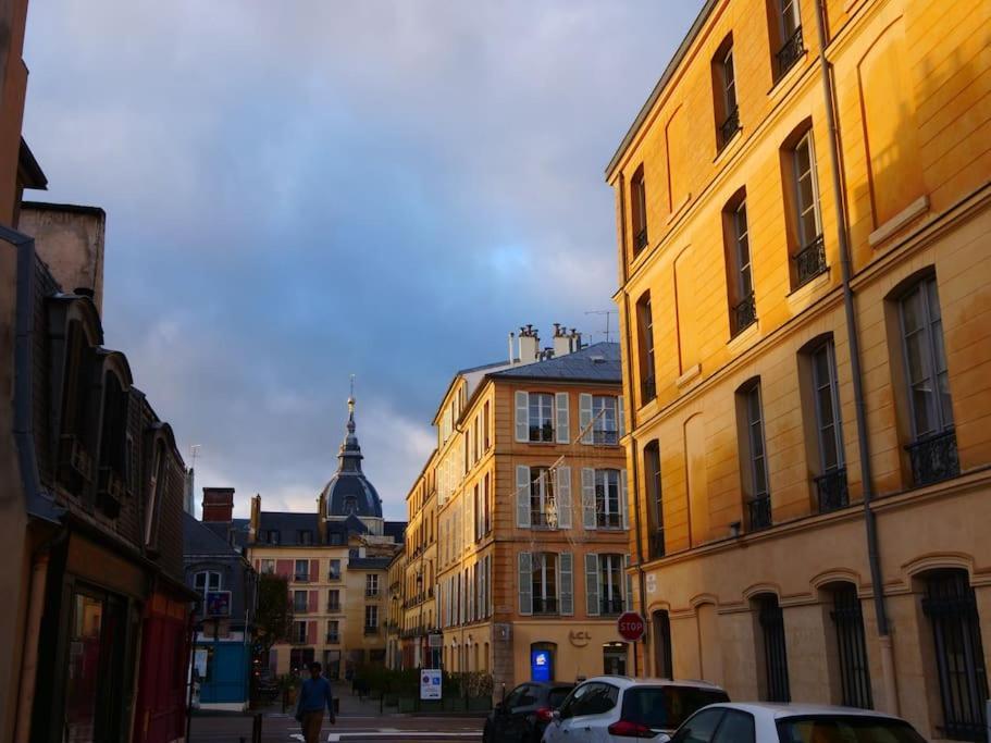 Charme Et Modernite Au Coeur Du Quartier St Louis Lejlighed Versailles Eksteriør billede