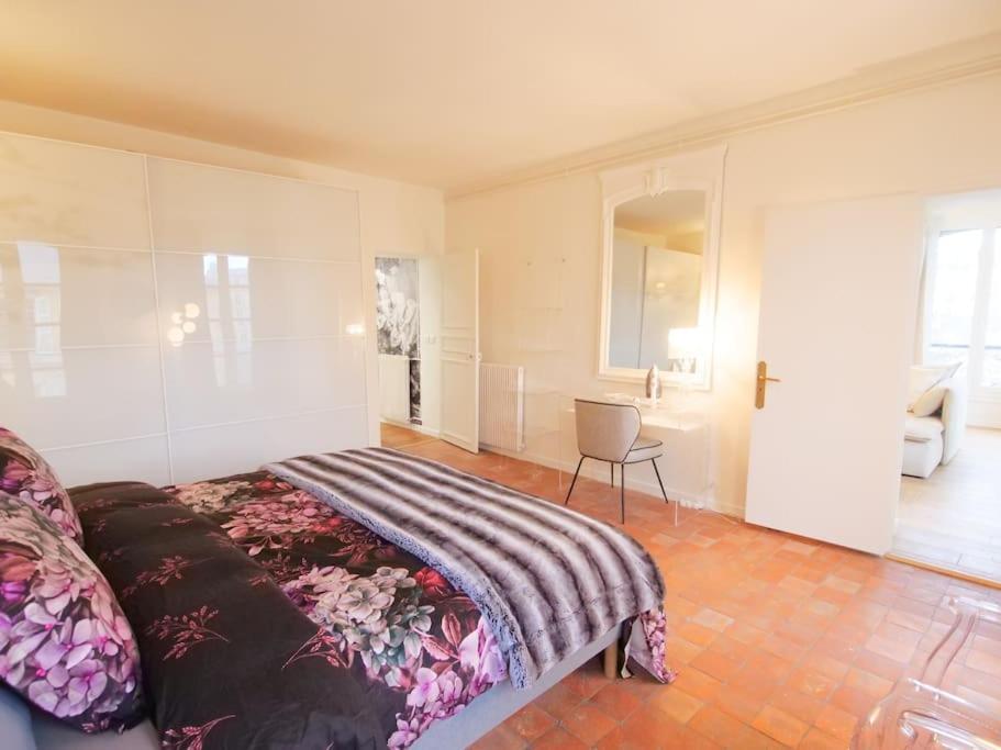 Charme Et Modernite Au Coeur Du Quartier St Louis Lejlighed Versailles Eksteriør billede